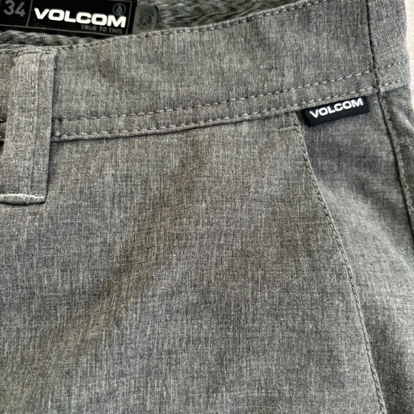 Volcom Men's Charcoal Flat Front Dressy, Classic Shorts 34x21 - Picture 6 of 6